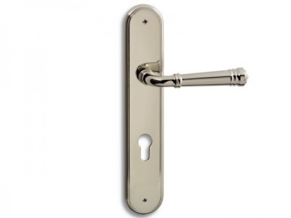 Дверные ручки с замком