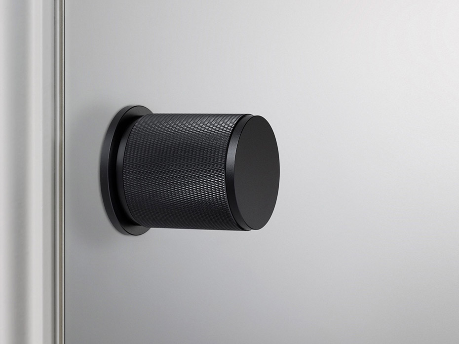 Дверная ручка-кноб D-50mm Buster and Punch Linear GDK-02257 черный