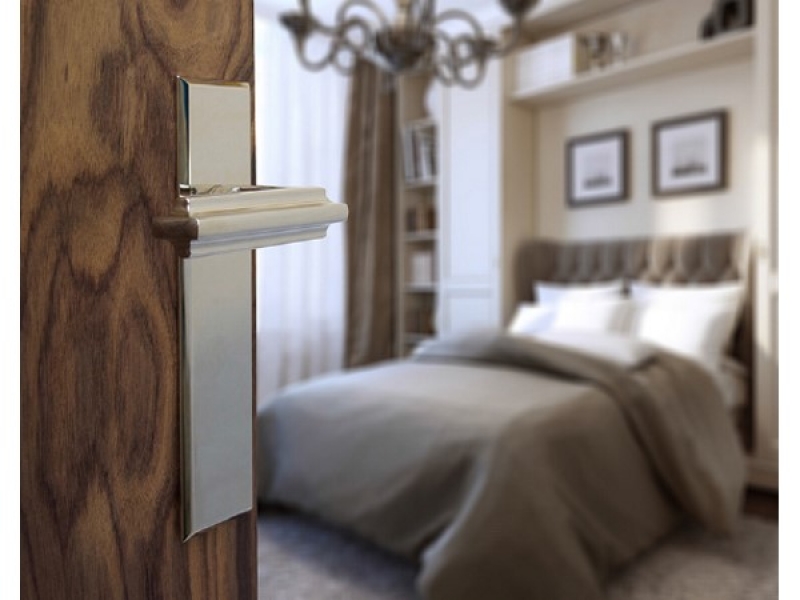 Дверная ручка на планке Oliver Knights Andrew полированный никель