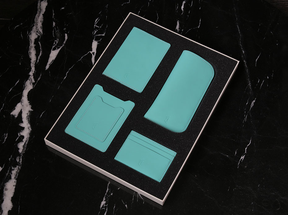 Подарочный набор аксессуаров из кожи FURNITEK FG-403