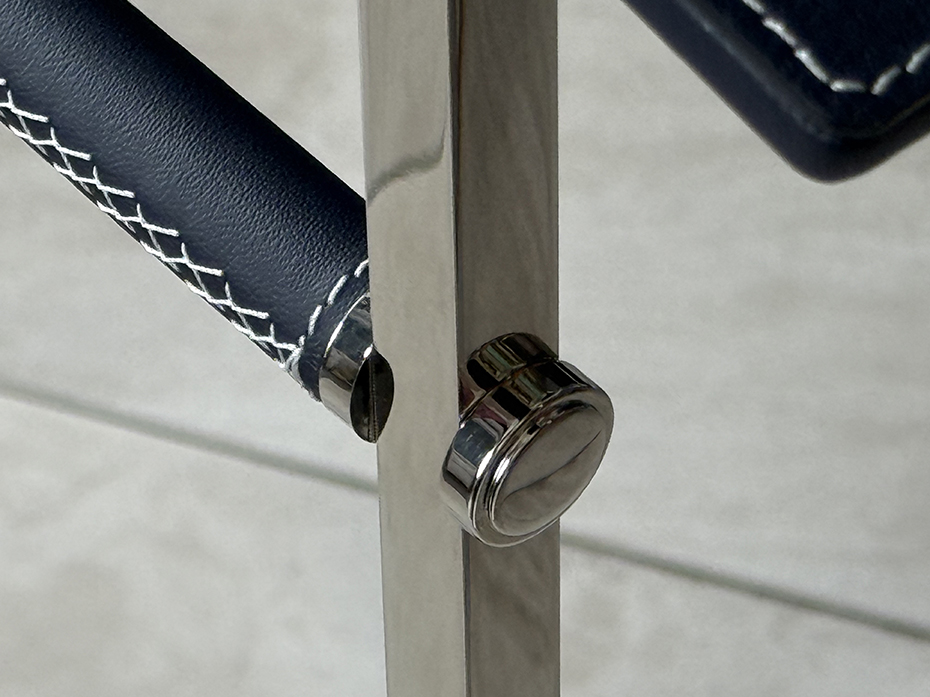 Напольная вешалка для одежды FURNITEK FG-092 из латуни и натуральной кожи полированный никель