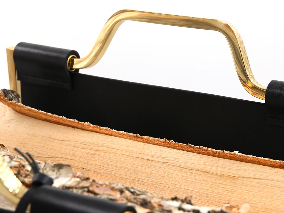 Дровница с кожаной вставкой Фурнитек FG-12027 полированная латунь + чеканка