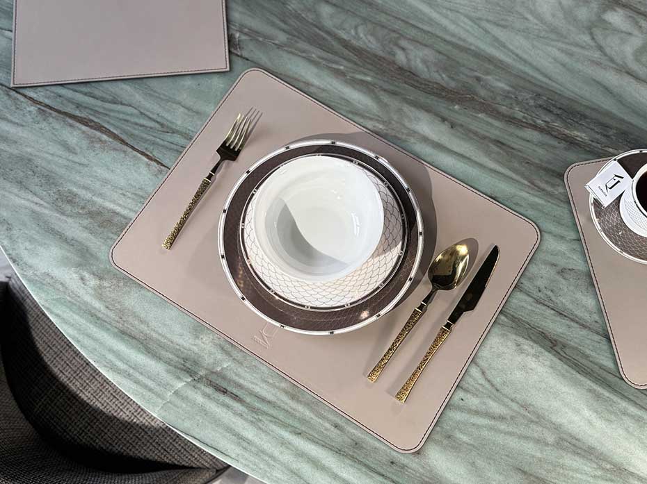 Сервировочная салфетка FURNITEK FG-03007 на стол из натуральной кожи и замши прямоугольная 450х330мм