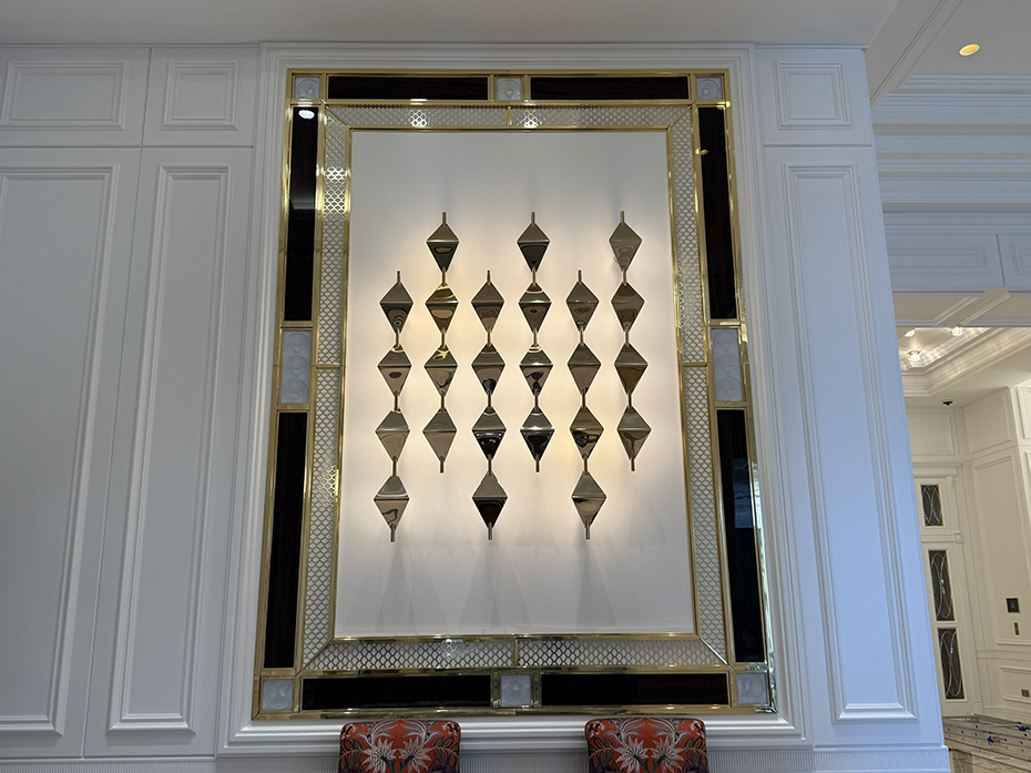 Декоративное панно из стекла и латуни FURNITEK FG-04002 со вставкой из дерева