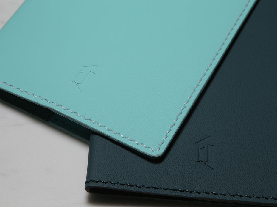 Обложка на паспорт FURNITEK модель FG-02027 из натуральной кожи цвет тифани