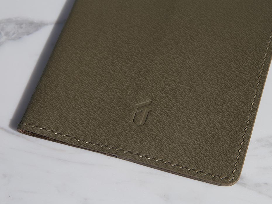 Обложка на паспорт FURNITEK модель FG-02021 из натуральной кожи цвет зелёный