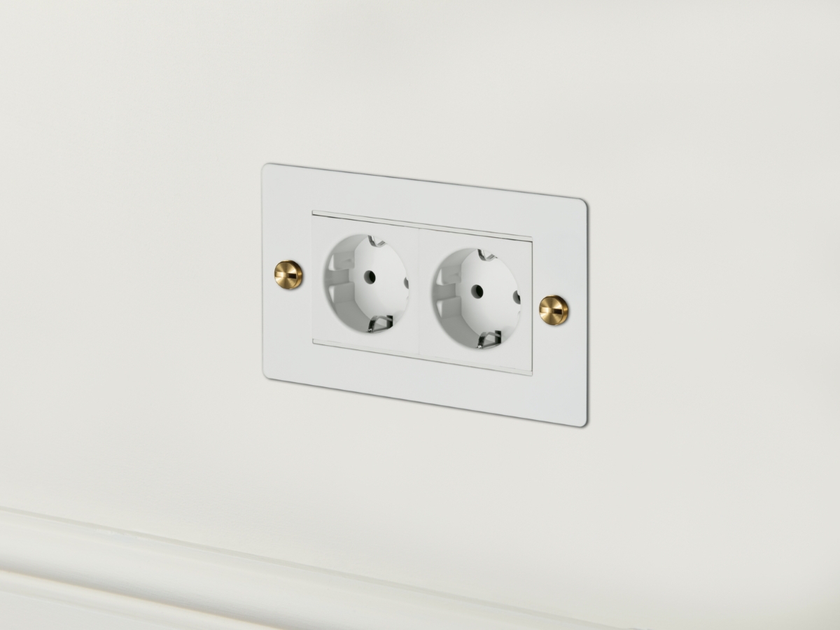 Розетка Buster & Punch двойная UK-MG-CO-2G-WH-BR белый