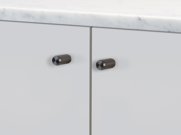 Мебельная ручка кнопка Buster & Punch GFK-35319 графит