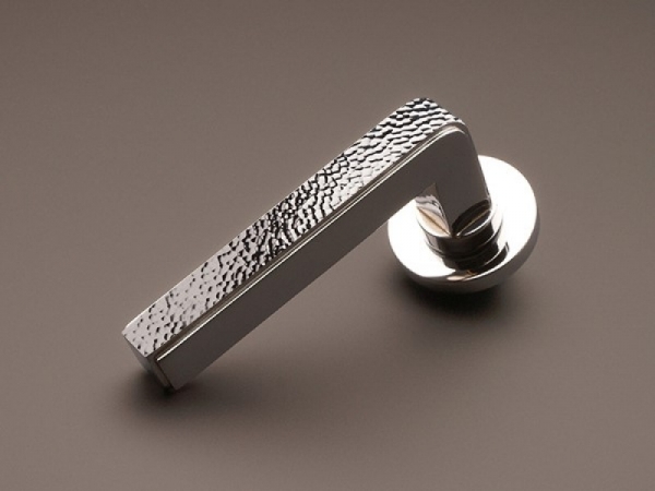 Дверная ручка на розетке Hamilton HL101H полированный хром