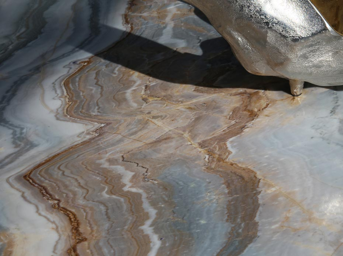 Стол обеденный овальный лодка Ar-Deco Furnitek FG-053 столешница из натурального мрамора цвет Calacatta Cielo