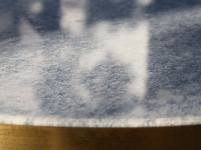 Стол кофейный круглый Furnitek FG-057 цвет основания матовая латунь