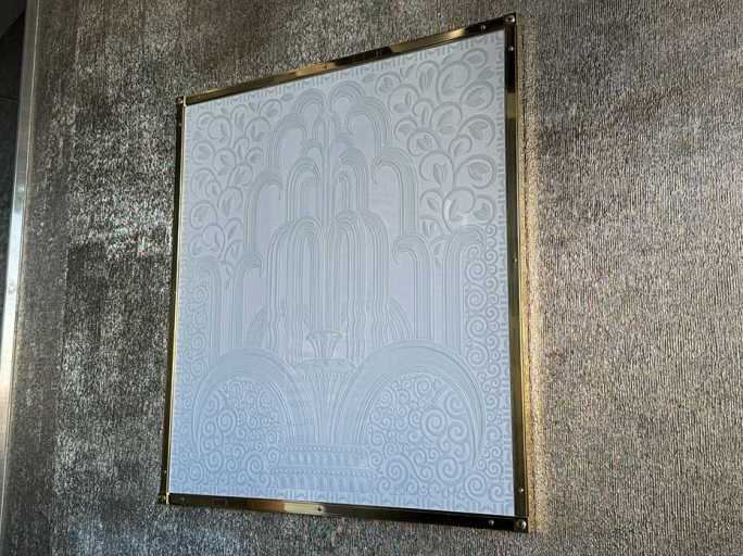 Картина со стеклом FURNITEK FG-301 в латунной раме фон белый