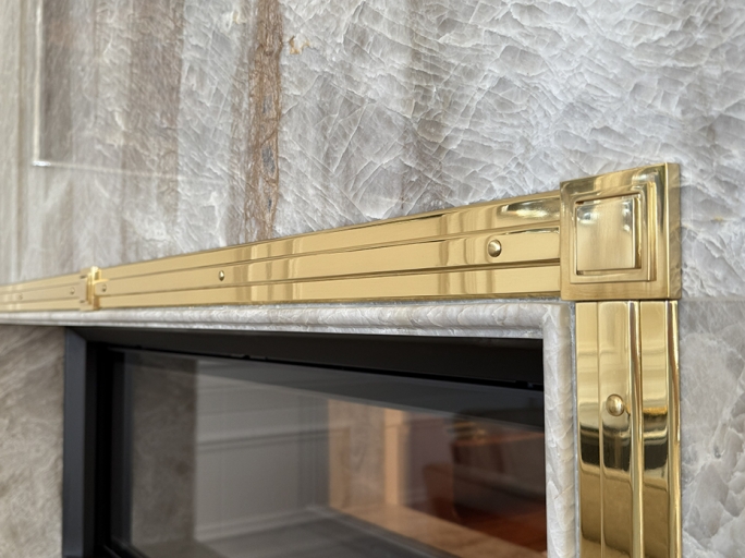 Латунный багет на стену FURNITEK FG-04005 с полировкой