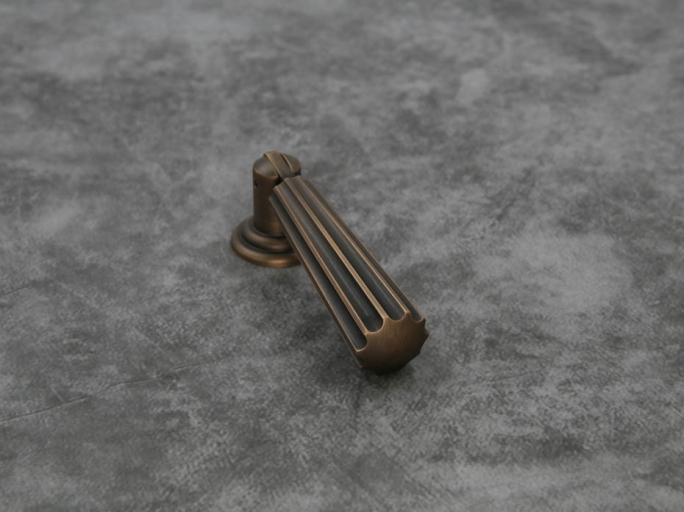 Мебельная ручка капля Oliver Knights CH Ren 50мм античная латунь