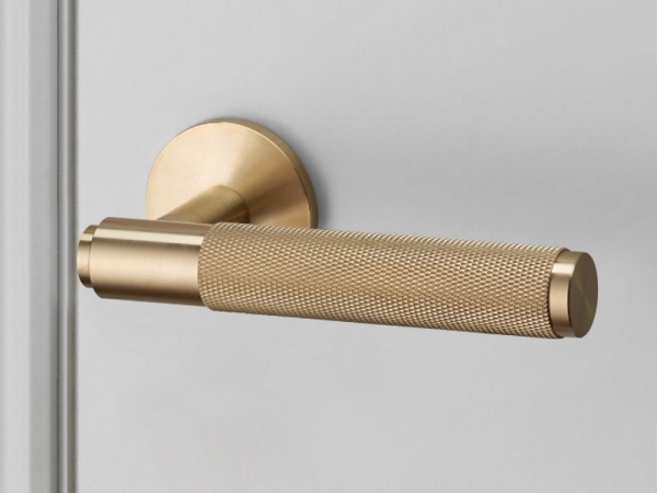 Дверная ручка на розетке Buster & Punch UK-LH-U-38-BR матовая латунь