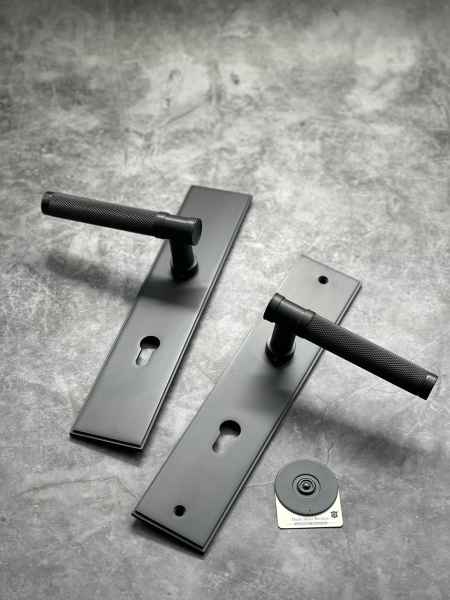 Ручки на планке со стяжками Frank Allart чёрная бронза